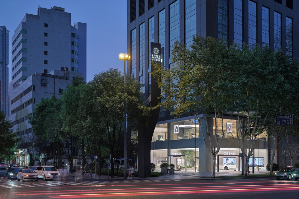 极氪中心·成都太古里 | 科技金属与竹景共生的都市会客厅-4