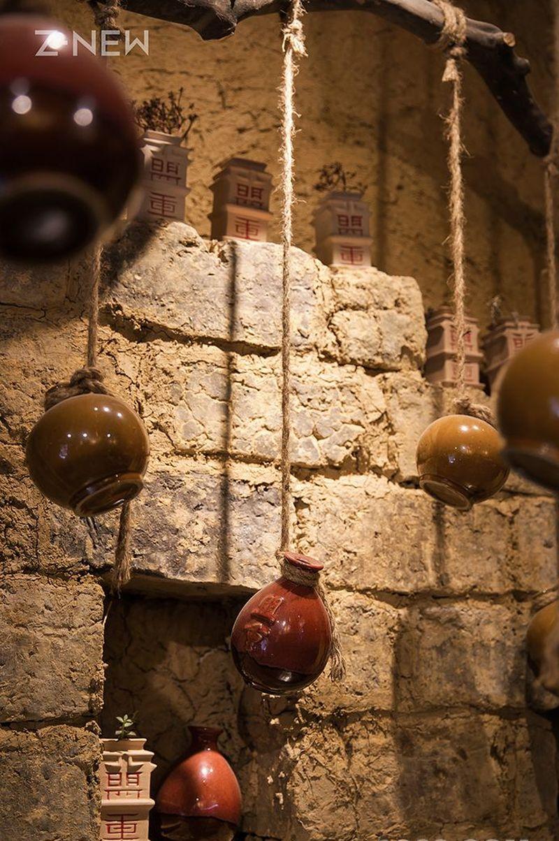 《传奇》游戏特色融入长沙盟重烧烤店设计，展现独特室内空间-31