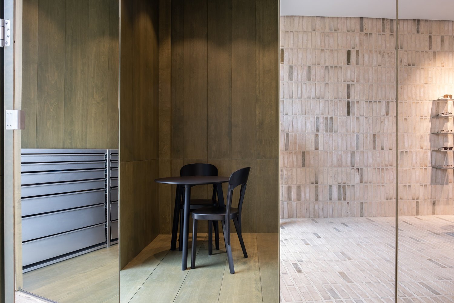 比利时 Optiek Hons 眼镜专卖店丨Zware Jongens-22