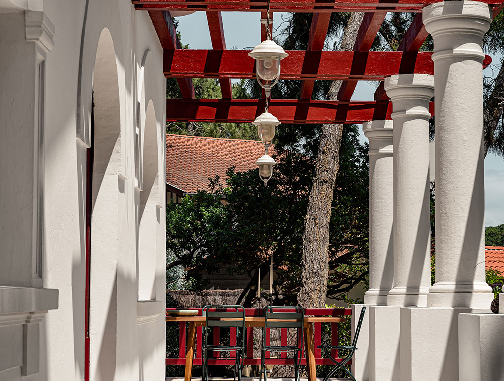 在法国美丽的宾馆设计中运用色彩和装饰进行创作-4