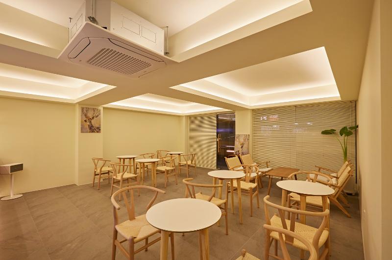 简约 18 坪咖啡厅，点睛之笔的咖啡元素-12