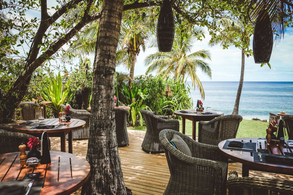 斐济五星级豪华度假酒店,现代斐济风格的海滨别墅-37