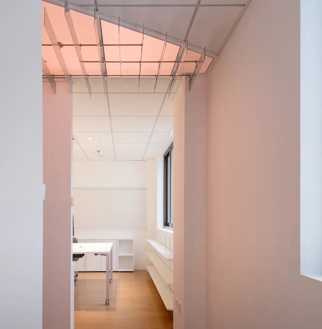 上海米凹工作室 | 隐秘而充满活力的办公空间-16