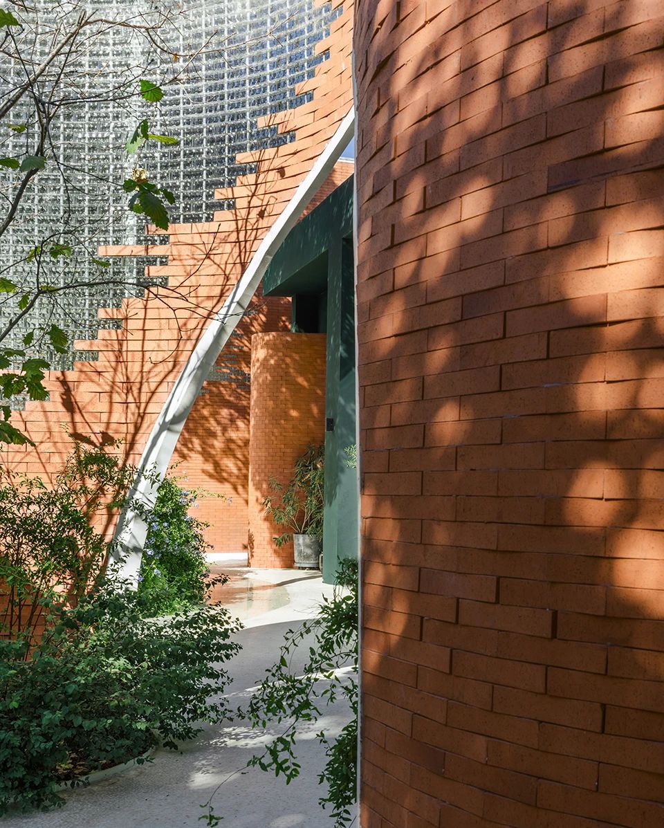 北京唯花花艺工作室 | 旧厂房改造的宁静梦幻花圃-15