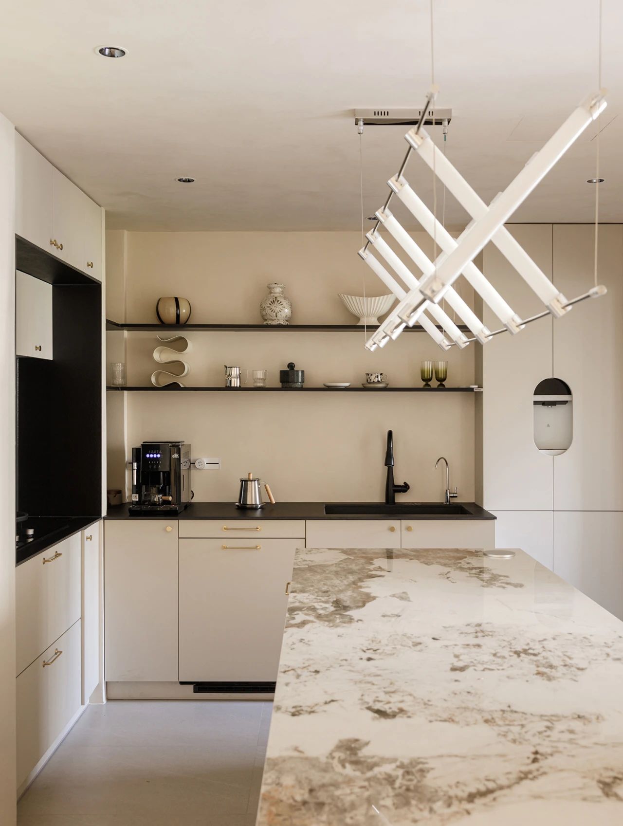 线面布局，石材联动 | 年轻人的婚房也讲究“打破重组”-25