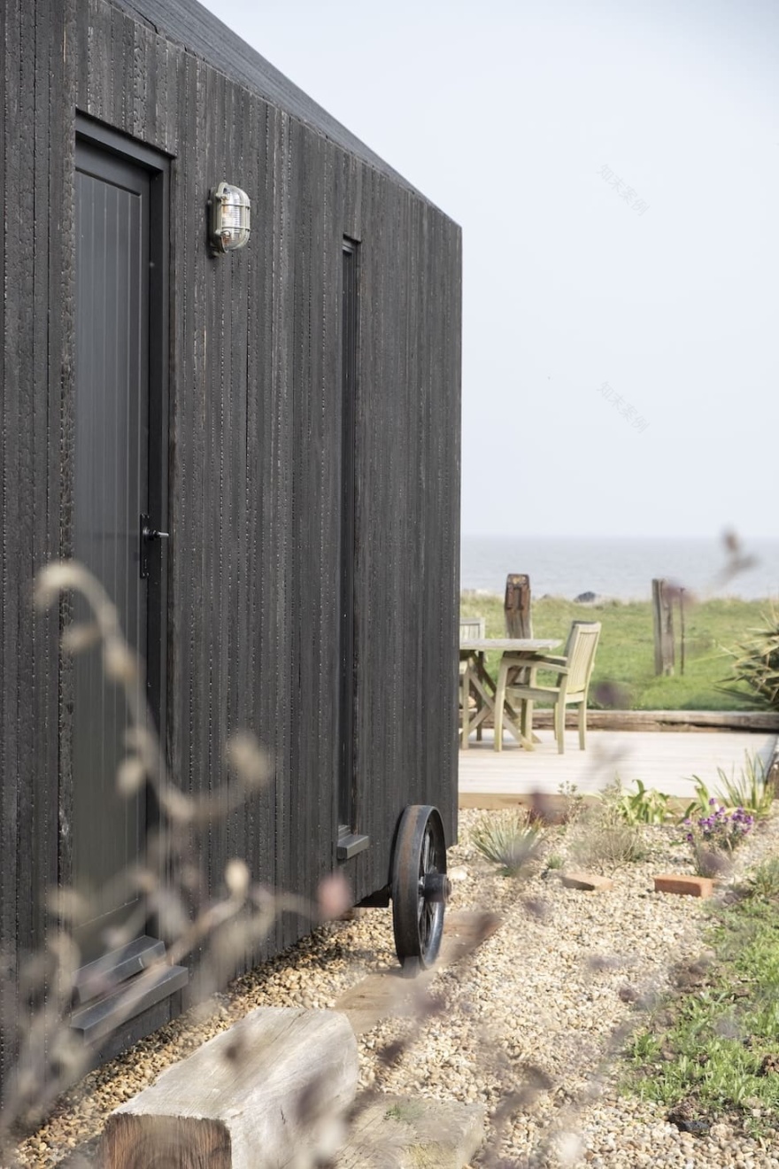 Inclume Architects设计的独立式扩建建筑丨英国英格兰-6