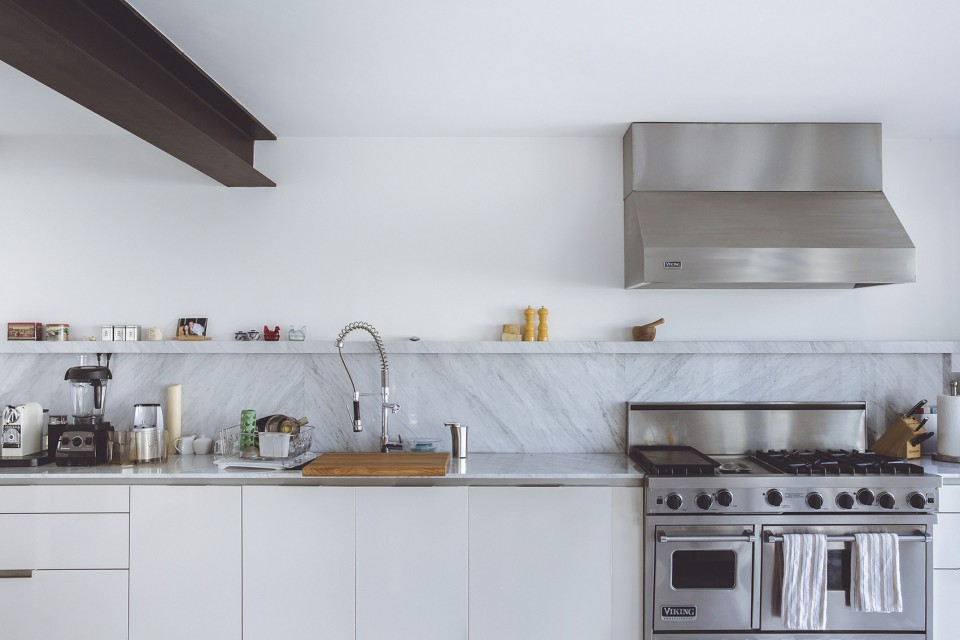 75平“黑色巨石”住宅 ︱Isauro Huizar-18