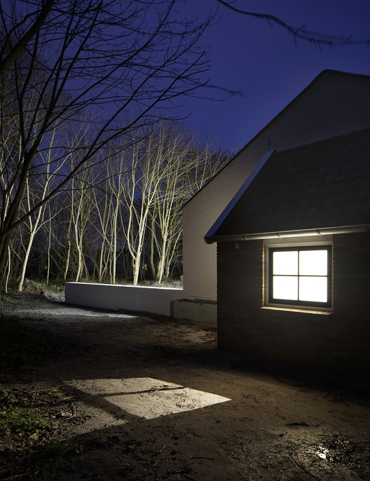 森林中的房屋-21