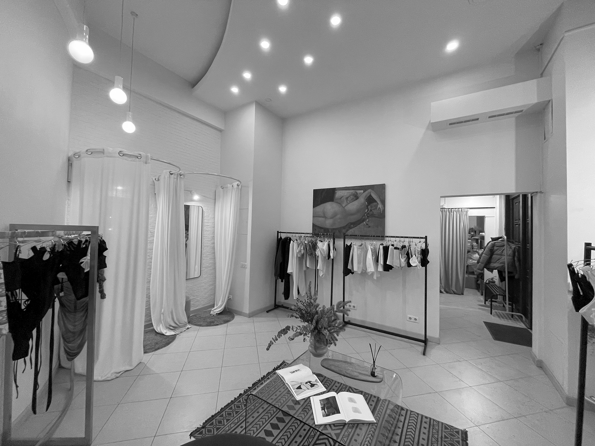 LVG 爱的商品（由于LOVEGOODS不是常见词汇组合，爱的商品是基于字面的一种较为直接的翻译） 丨RussiaMoscow丨Olga Potapova,Anna Sitnikova-25