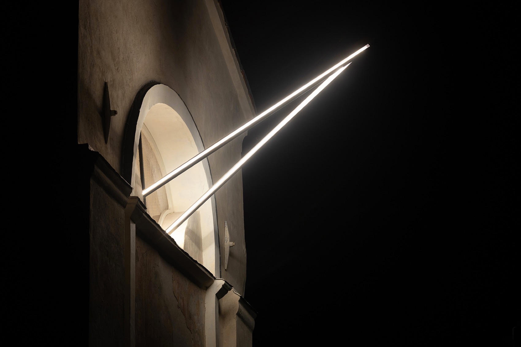 《MIRACLE》灯光装置丨Emilio Ferro-15