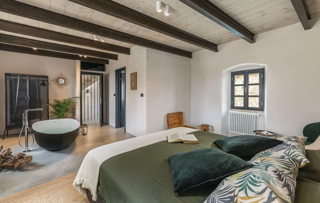 克罗地亚地中海别墅 | 传统与现代的完美结合-8