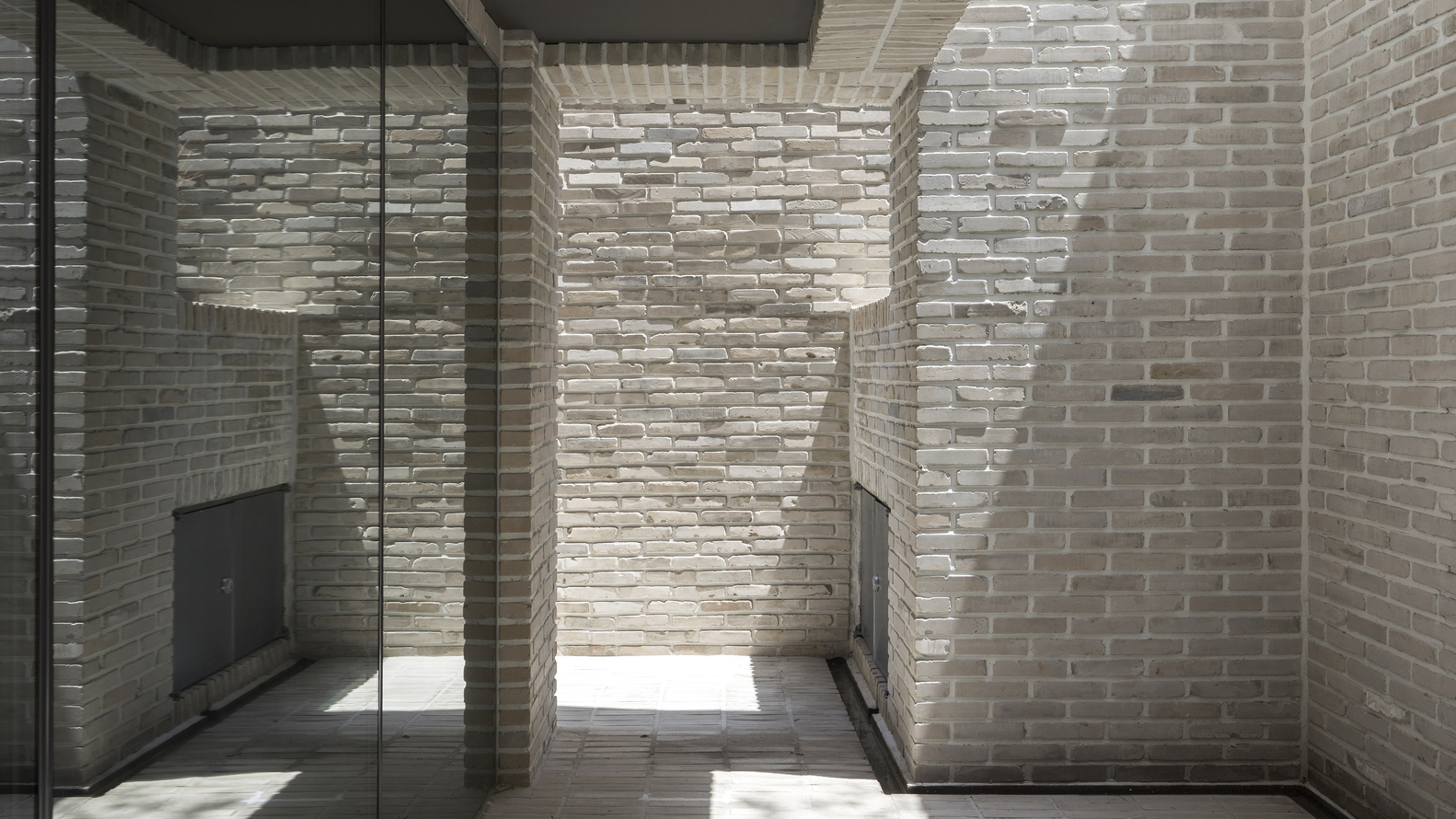 Vixen Studios Headquarters Seoul  YKH Associates-35