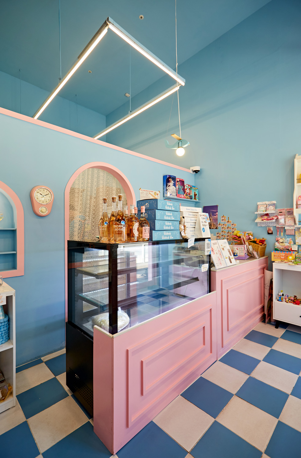 粉色梦幻 | 韩国设计师打造 10 平米迷你咖啡厅-12