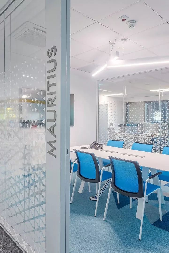 科幻未来主义元素融入的 Thales 泰雷兹办公室设计-26