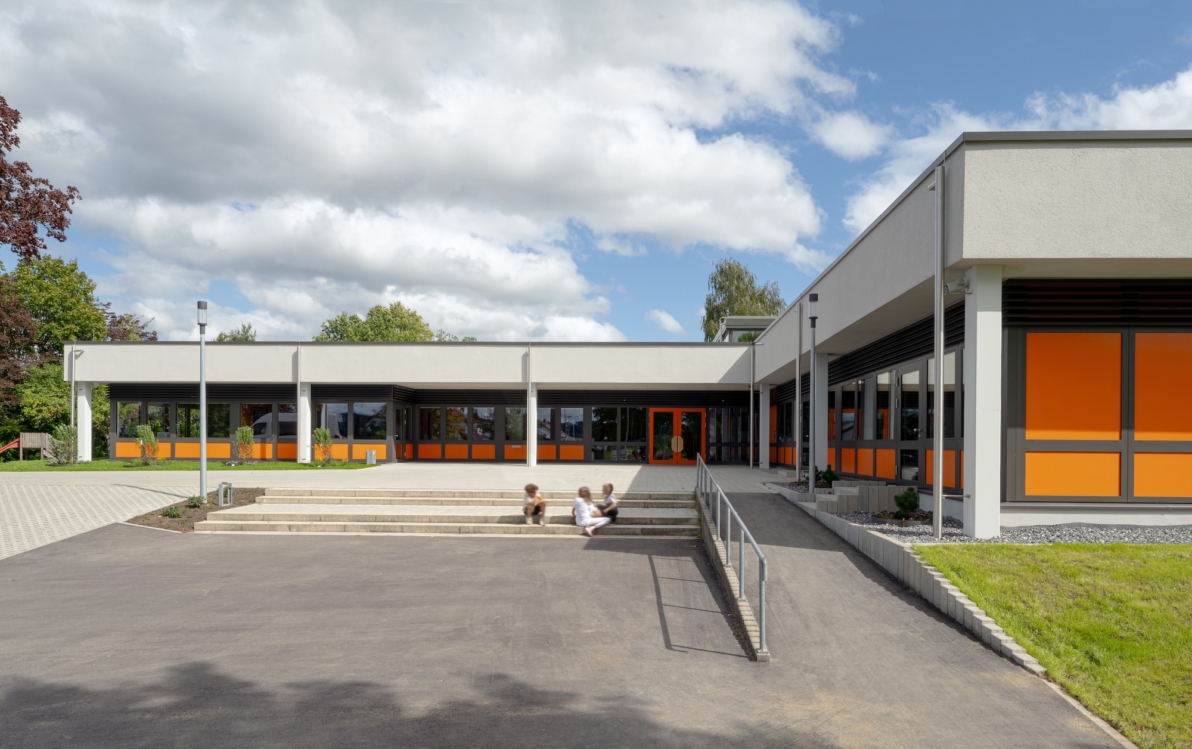  Behutsame Generalsanierung einer Grundschule - buerohauser-28