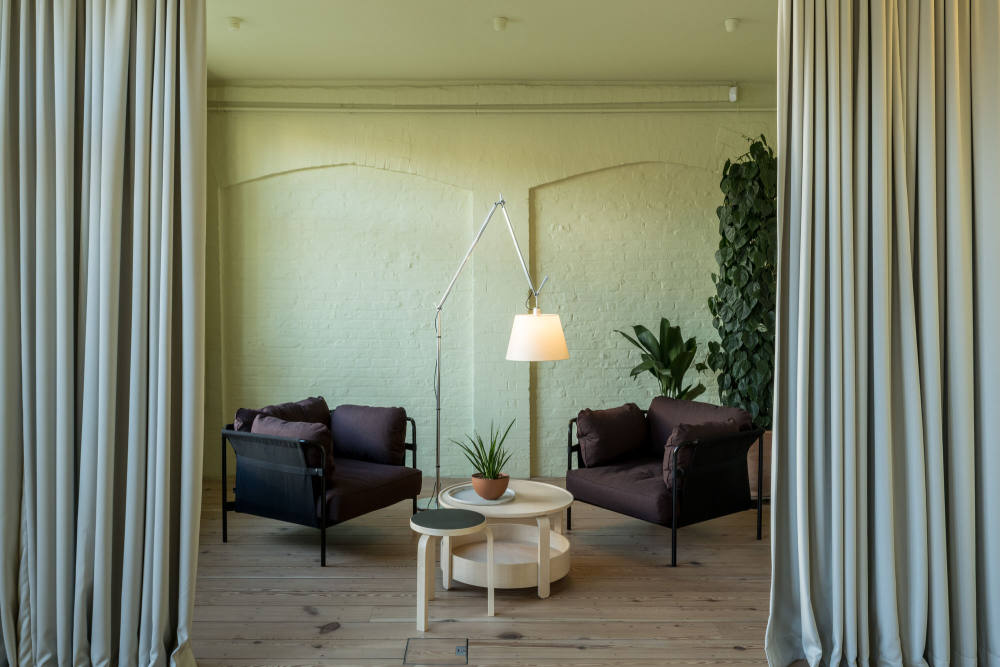 可再生材料和丰富色彩的办公室改造设计丨英国伦敦丨Archmongers-13