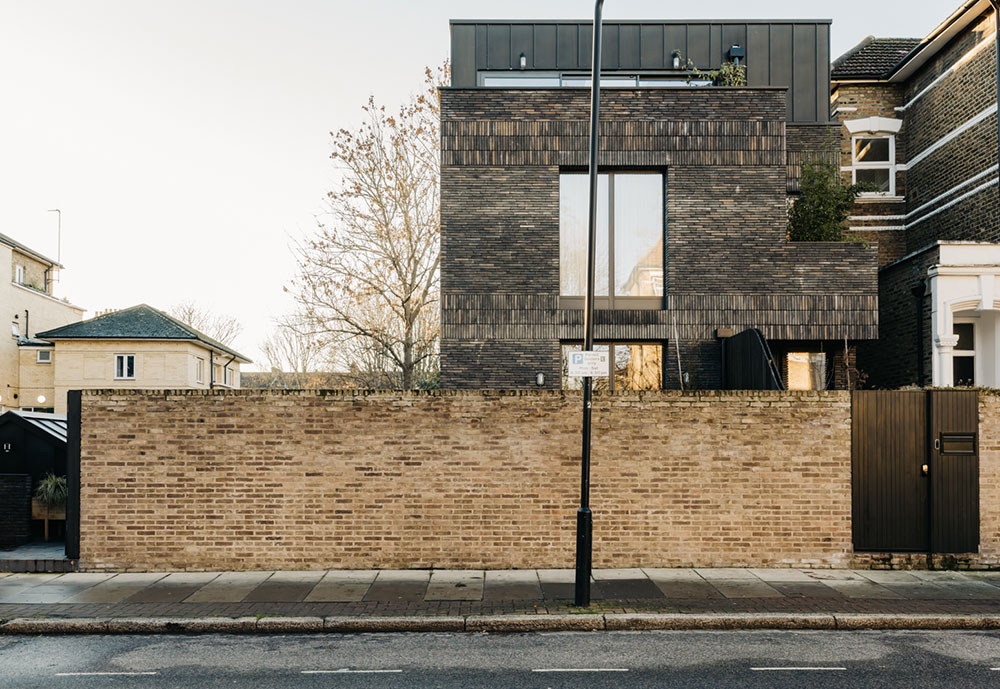 伦敦设计师的暗砖时尚家居-23