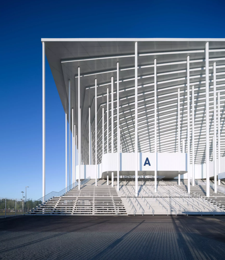 细柱顶起苍穹，优雅体育场馆和火爆赛事的火花-7