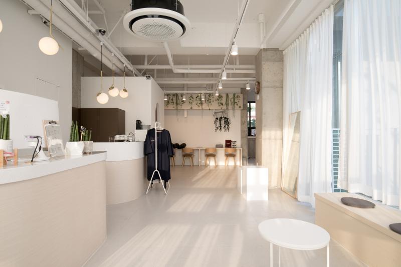 32 平米极简美容室设计，打造温馨治愈空间-5