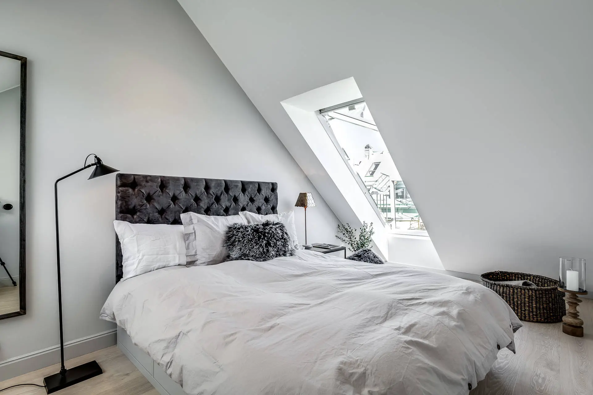 同一大厦内的三套风格统一又各具特色的公寓设计-30