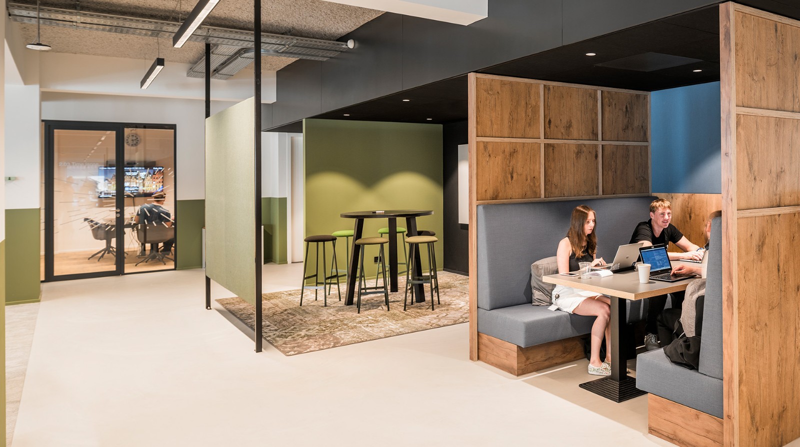 阿姆斯特丹Booking涂鸦艺术办公楼  Hofman Dujardin-10