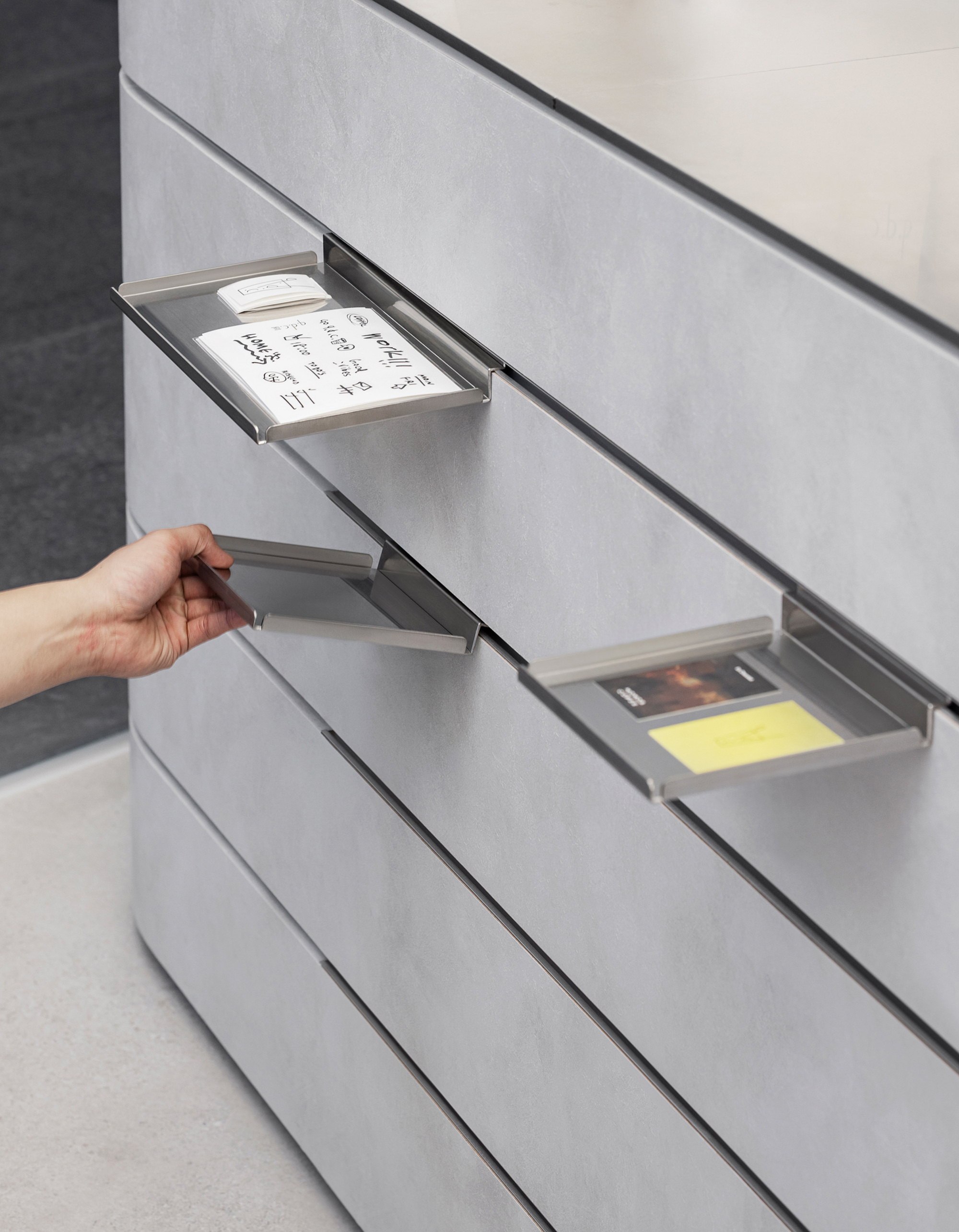 江南QDC

注：q·d·c可能是特定名称、缩写等，由于缺乏更多背景信息，只能按照原样呈现 丨韩国首尔丨Indiesalon-20