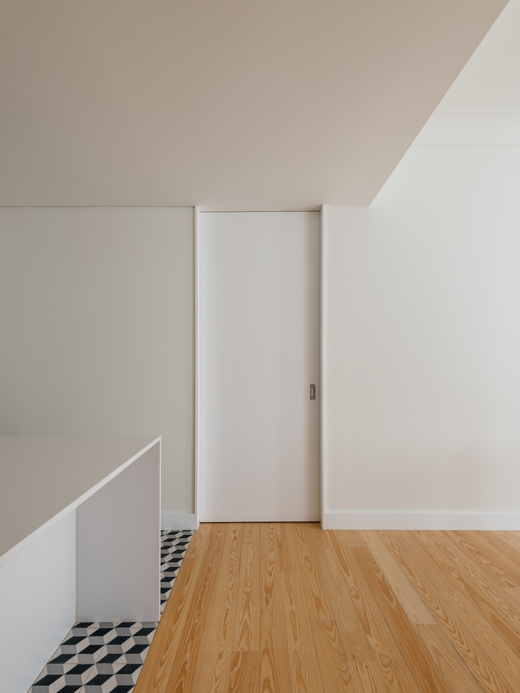 葡萄牙里斯本百年建筑翻新变身时尚住宅-50