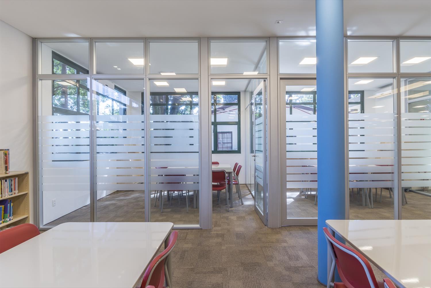 巴西 Campinas 美国学校图书馆 共享学习空间设计-5