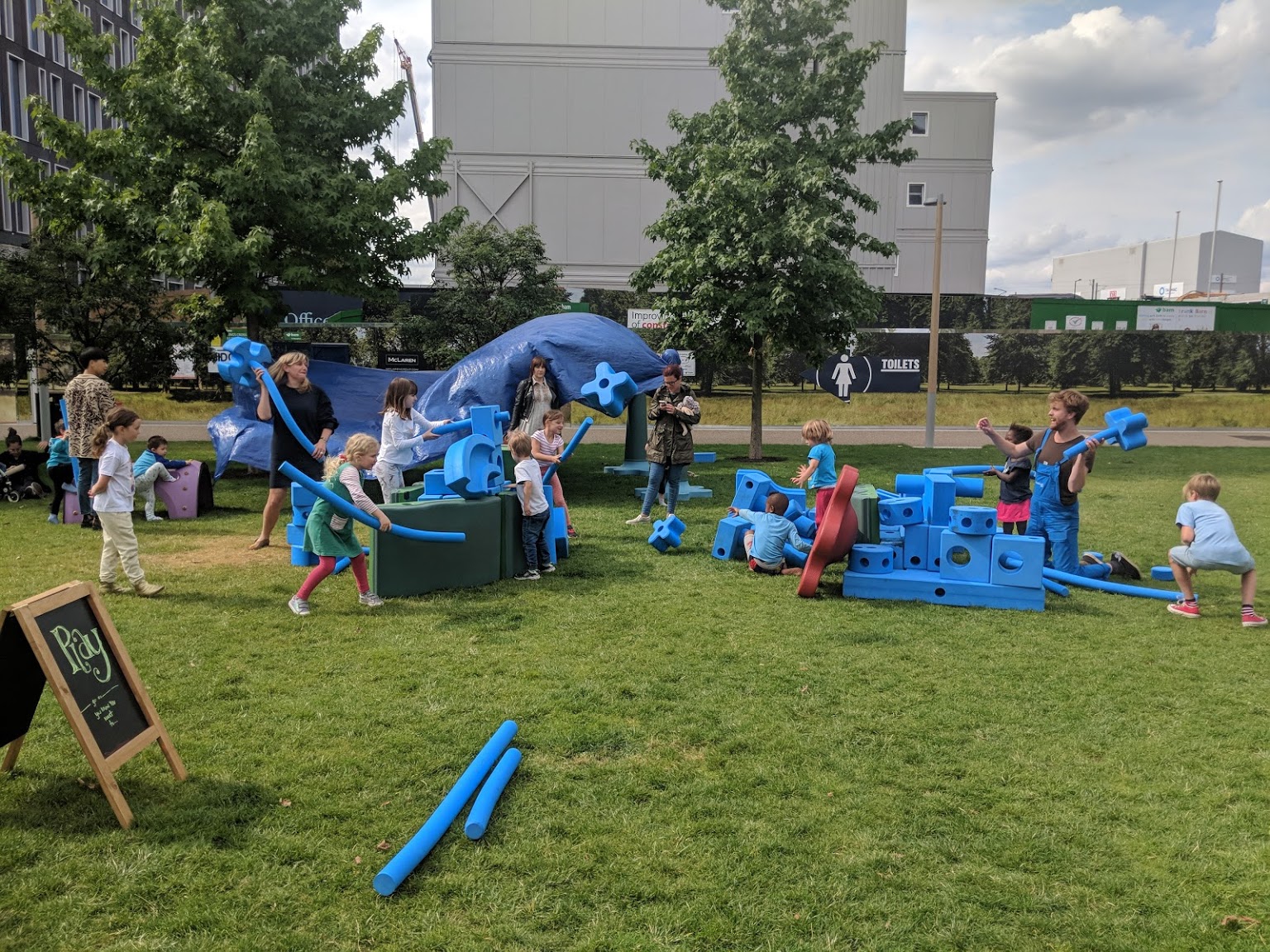 玩KX组装游戏（由于KX可能是特定名称，这里按一般理解处理，若有特定含义，需结合具体背景调整） 丨Assemble Play-4