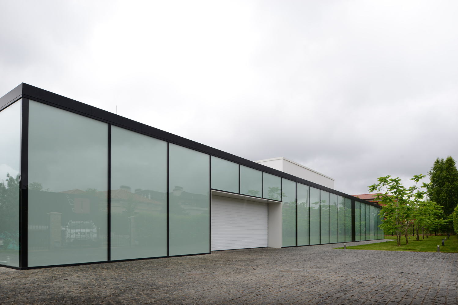 矛盾中的和谐,别墅设计实现隐私与透明共存-42