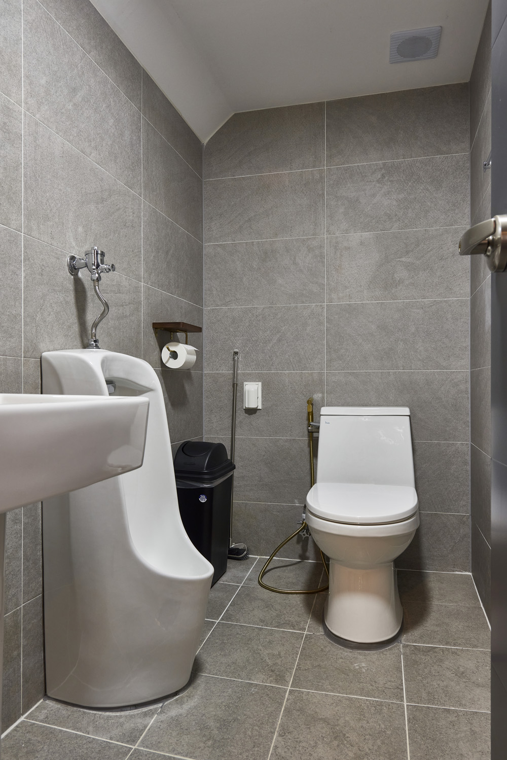 现代简约咖啡厅 | 洛斯廷咖啡室内设计-21