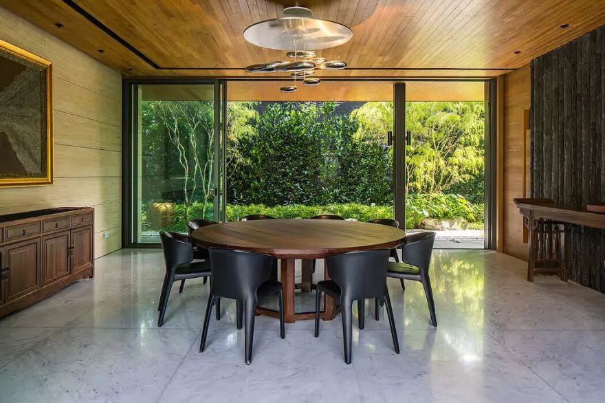 两个掩映在自然中的现代别墅-34