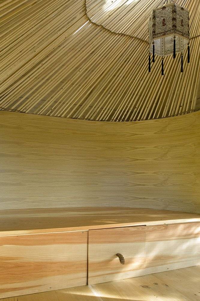 你提供的hat teahouse可能存在拼写错误，推测你想问的是that teahouse，翻译为那家茶馆 -7