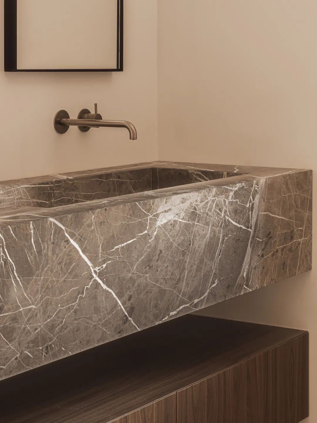 绿色 Verde Alpi 大理石的温暖之家丨比利时丨比利时设计师 Laura Calleeuw-23