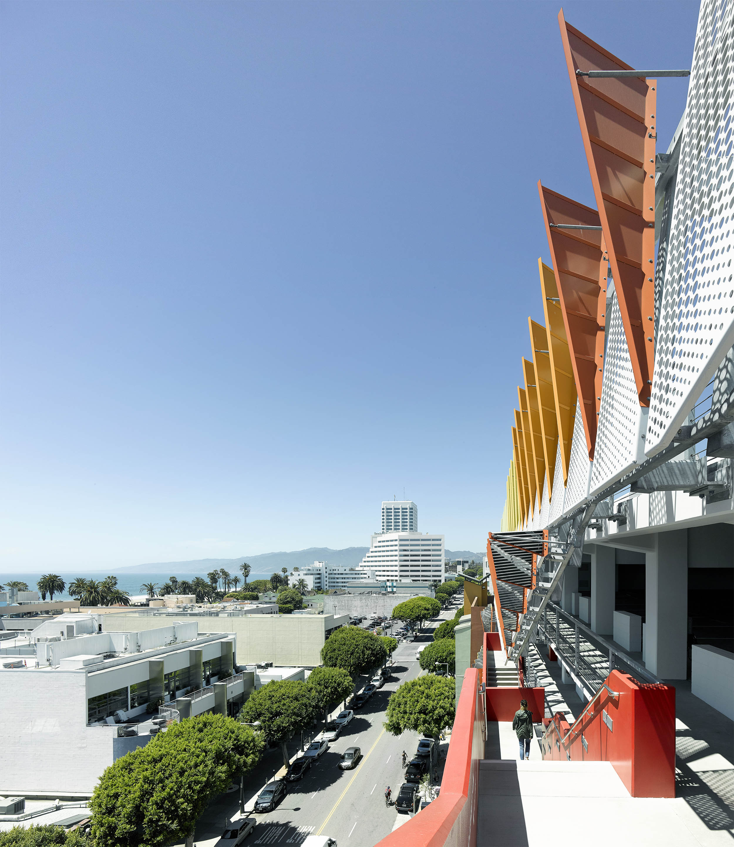 City of Santa Monica Public Parking Structure #6 | Behnisch Architekten-13