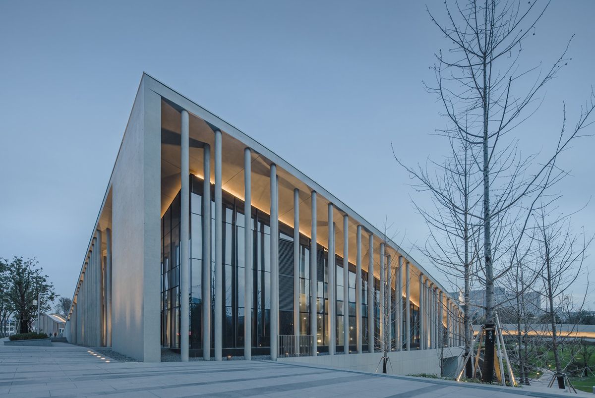 南京路和平纪念碑-5