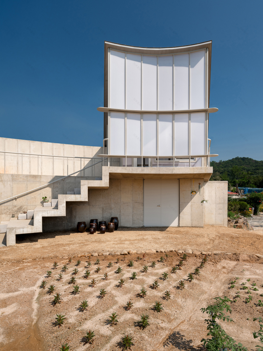 A House that Embraces Its Vegetable Garden / sukchulmok+BRBB Architects-15