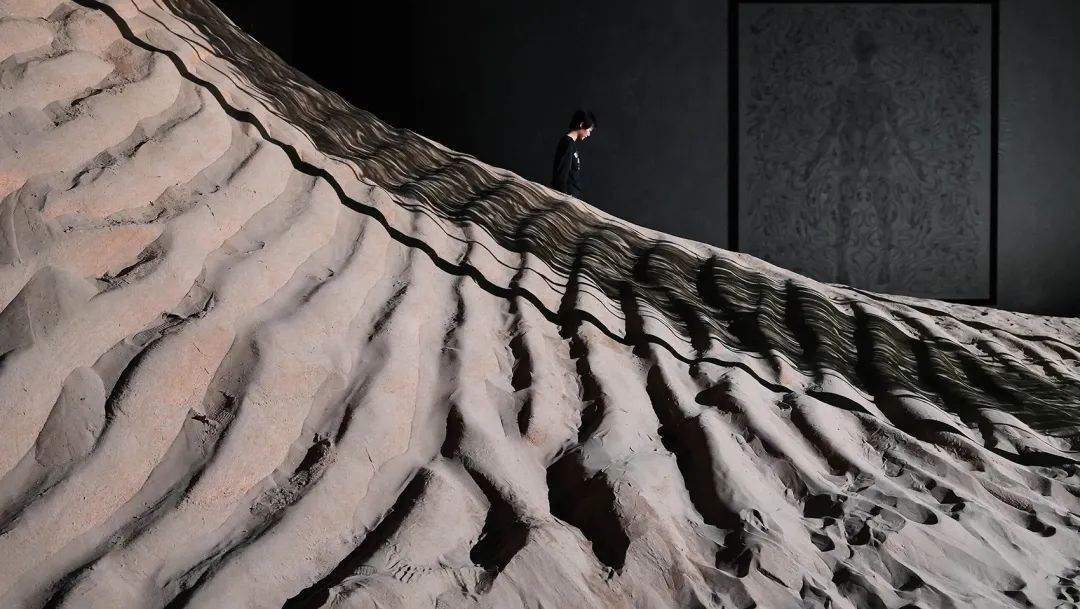 邬建安大型个展“是海,是沙丘”展陈空间设计丨中国廊坊丨PILLS建筑工作室-32