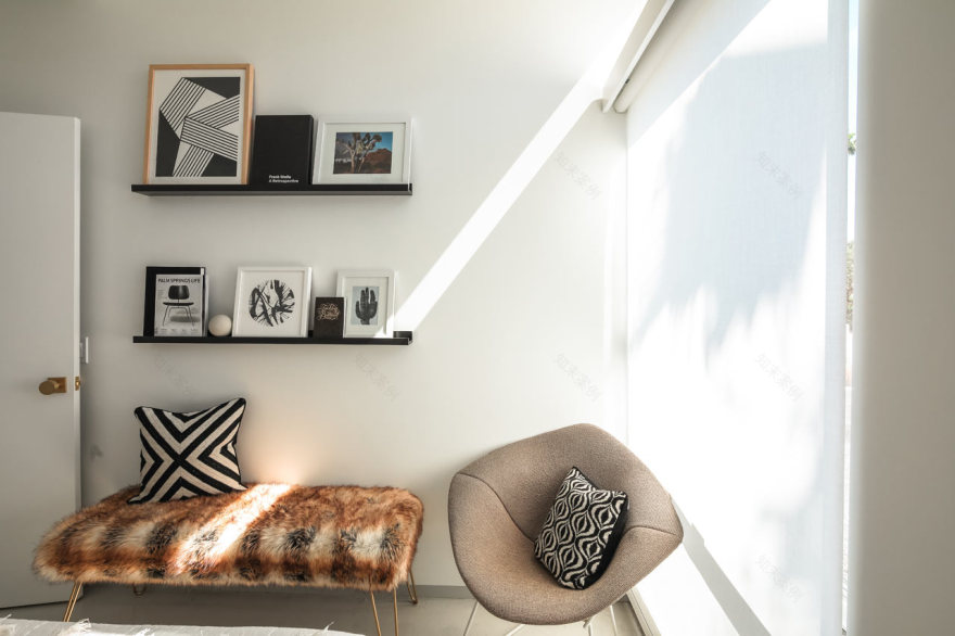 A Palm Springs Mid-25