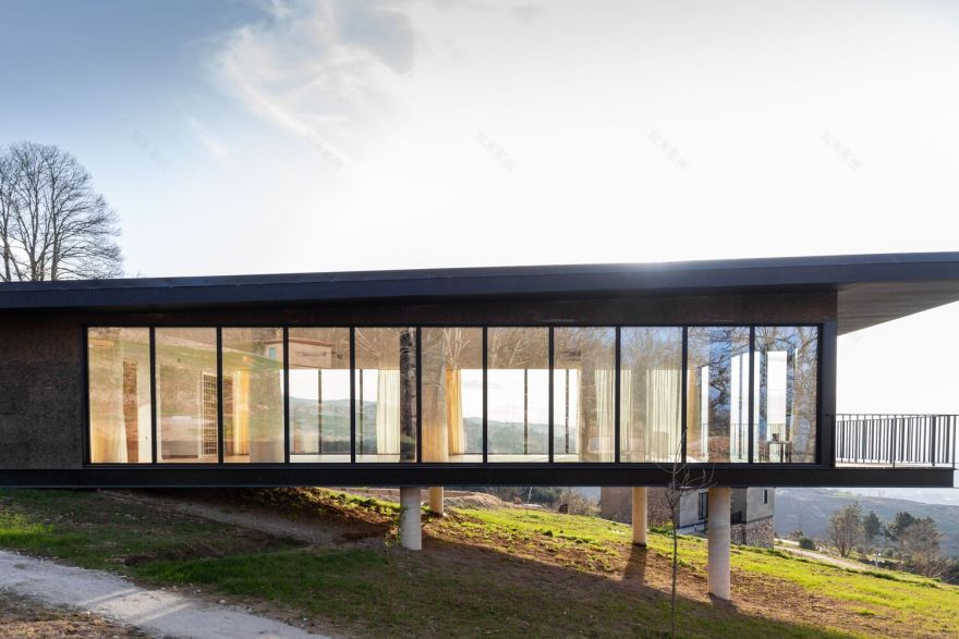 葡萄牙山脉中的和谐身心灵康养中心丨PLATAFORMArq-53