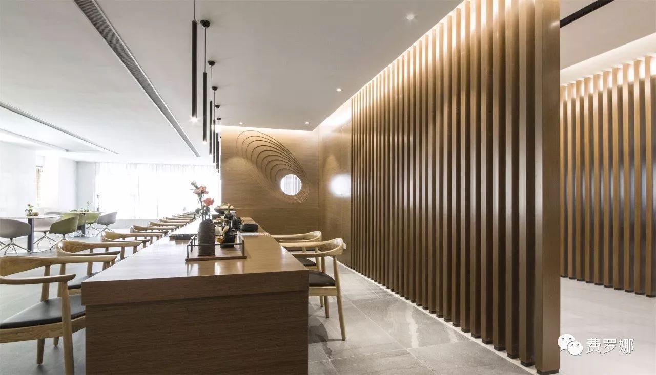 打破原有空间格局，融合行业属性，改造成极简现代的办公空间：九牧王集团总部办公楼 | 费罗娜-12