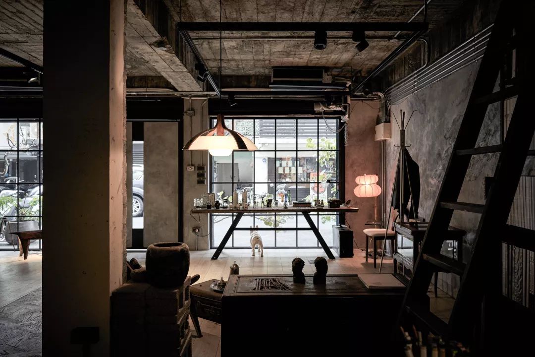 破旧老仓库改造时髦Loft风办公空间-17