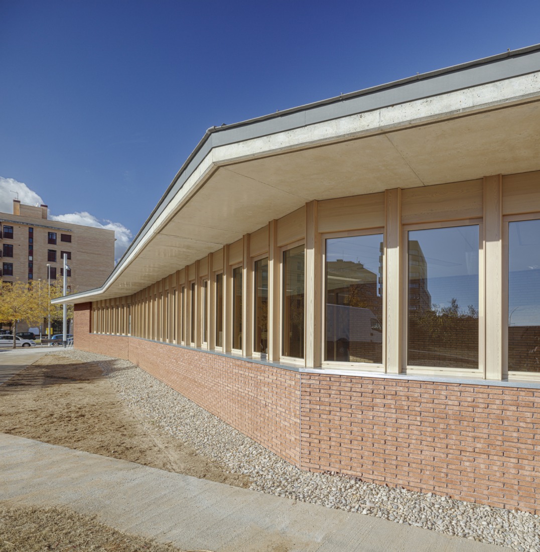 Can llong 初级医疗保健中心丨西班牙丨Comas  Pont Arquitectes-29