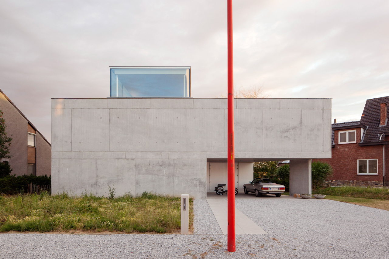 比利时布鲁塞尔混凝土独立住宅，内外一致的极简美学-11