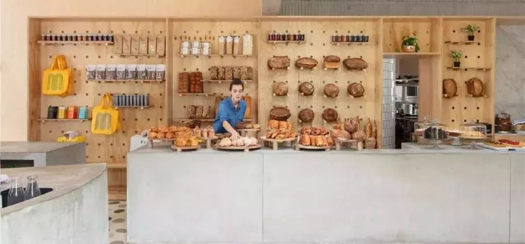 香奈儿“老佛爷”卡尔·拉格斐的室内设计魅力-41