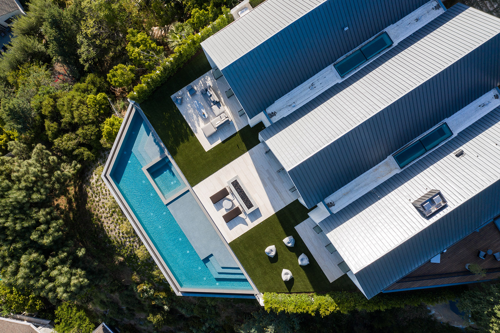 带有悬挑泳池的住宅,洛杉矶 / Standard Architecture-12