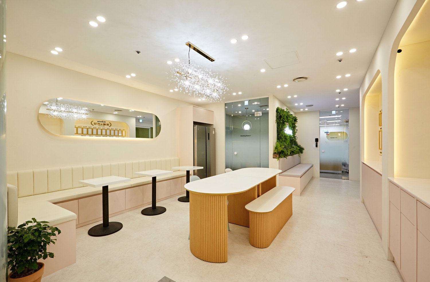 CS 共享办公空间 | 极简设计的 115 平米办公室内饰-2