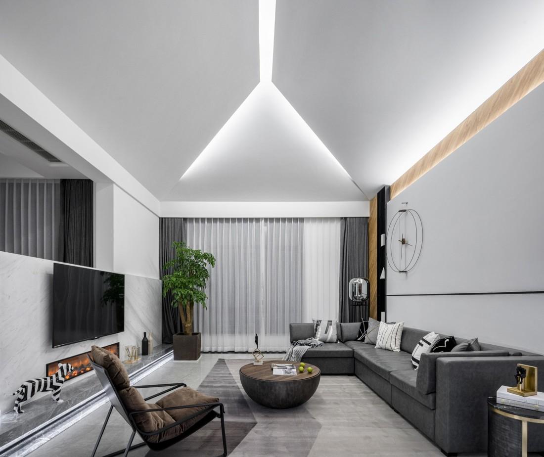 异形屋顶下的现代生活空间-19