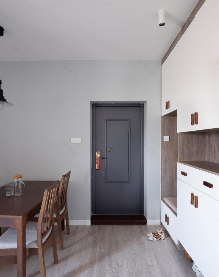 老房翻新变简约大气三房两厅-0