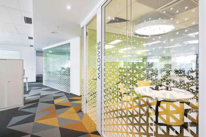 科幻未来主义元素融入的 Thales 泰雷兹办公室设计-42